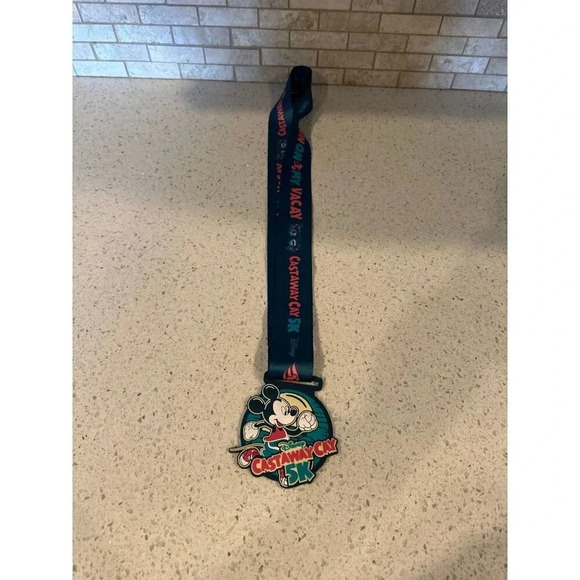 Disney Cruise Line Castaway Cay 5k Winner  Award Medal Mickey Mouse b116 - Picture 1 of 2